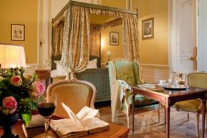 Hotels Chateau Colbert : photos des chambres