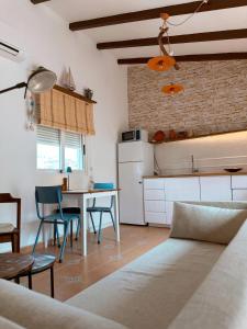 MEN52- duplex with large terrace close to the beach