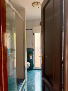 MEN52- duplex with large terrace close to the beach