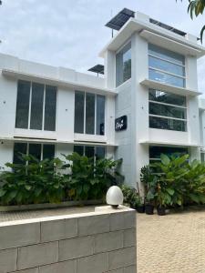 Eirlys Varkala