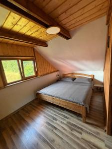 Kryjówka- domek z balią nad stawem bez sąsiadów