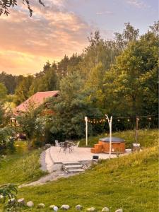 Kryjówka- domek z balią nad stawem bez sąsiadów
