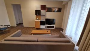 Jafar 4 - 1BR Apartment with Private Balcony
