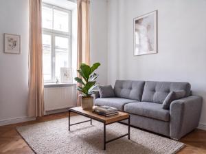Luxury Apartments on Prestigious Nowogrodzka Street by Nestaro