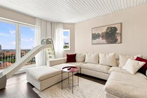 Castle View Rooftop Terrace Penthouse 5BR Old Town