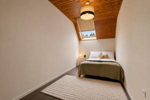 Castle View Rooftop Terrace Penthouse 5BR Old Town
