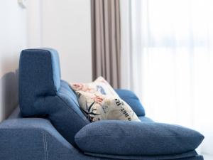 VV LOYANT CANTERAS "by henrypole home"