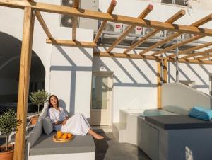 Cliff Caldera Modern Suites -Volcano, Sunset & Caldera View