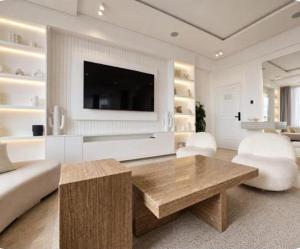 Luxury Penthouse with Sea View and Rooftop