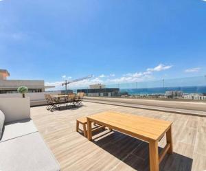 Luxury Penthouse with Sea View and Rooftop