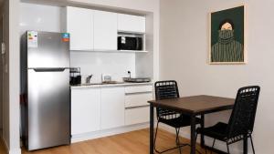Downtown Theater District Apartment