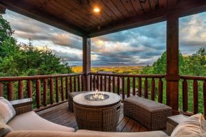 Indoor Golf Cabin Amazing Views Arcade 8BRDM Cabin