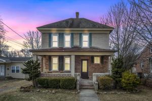 Broadway Cottage - Town, Hot Tub, Fire Pit, Grill, Wifi, Family Friendly, Pet Friendly