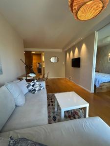 Lumina Premium 3-room Apart with Parking, Balcony