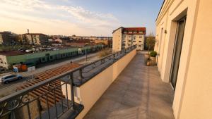 Jafar 9 - Spacious 1-Bedroom with Balcony
