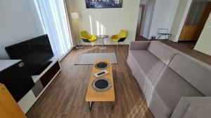 Jafar 9 - Spacious 1-Bedroom with Balcony
