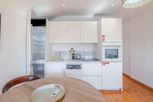 The Wine Side w City & River Views Mins 2 WOW