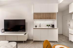 Apartment Royal II with Rooftop Pool -by Welcomely