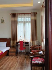 Nhà Góc Phố