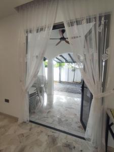 Gratica Bungalow with Event Space & Stay