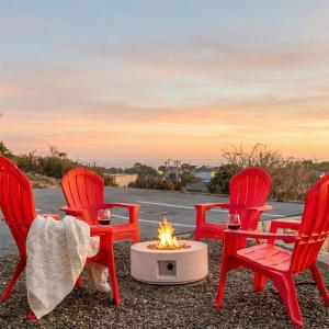 Lincoln City 5BROcean View2 KitchensDog-OK