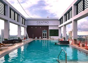 Luxury Gold & Platinum Condo in Downtown Miami!