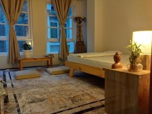 Alpa Vaas-Town House