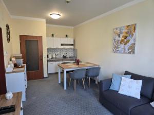 Room4U Apartman & Karos Wellness