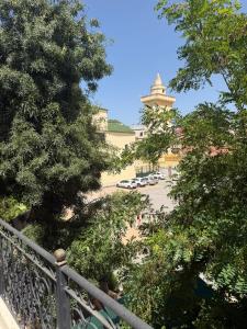 Bel Appartement avec terrasse - Proche Palais Ahmed Bey