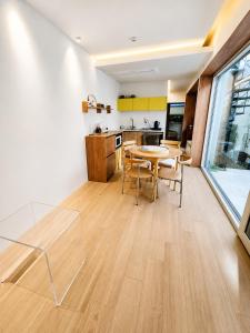 Warongs Stay - Private Hanok stay next to Changdeokgung Palace