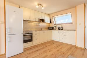 2-bedroom apartment with sea view