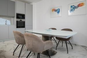 Brand new Luxury apartment G & L with sea view