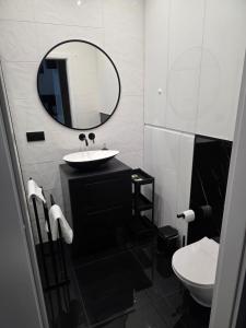 Mokotów Airport Premium Apartment by Sara, Chopin Airport, free uderground garage, ładowarka EV