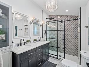 Walkable Gordon Square - Sleeps 8 - 3BR