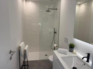 White Garden View 204