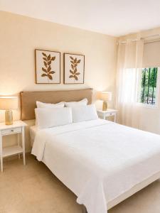 The Golden House, Calahonda Golf