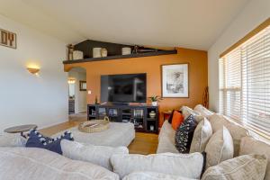 Luxe Mesa View Home on 35 Acres w Wraparound Deck