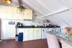 3BR Gem W Sea View Terrace in Historic Peninsula