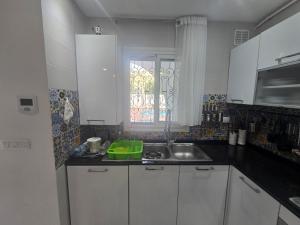 Zaytouna - Super equipped apartment, Private Garden, Pool, near Beach and near Center