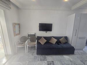 Zaytouna - Super equipped apartment, Private Garden, Pool, near Beach and near Center