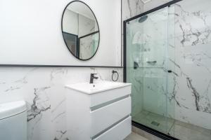 The Crystal Lagoon Estate-Luxury 3 Bedroom Retreat