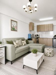Grand Midtown Modern fancy apartments , 5minutes to CBD