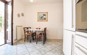 2 Bedroom Gorgeous Home In Viareggio