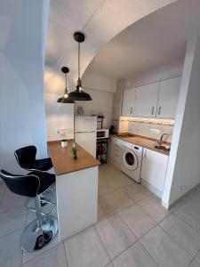 Apartamento equipado con vistas en Roses