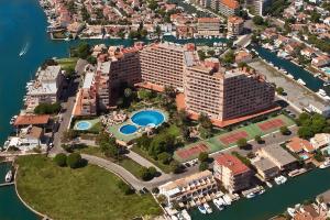 Apartamento equipado con vistas en Roses