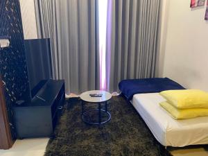 Tri-Zen Colombo 2 - 38th Floor Luxury Apartment with City Skyline Views & Rooftop Pool
