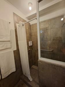 Casa Avelina Suite 104 Cocina,AC, Baño privado