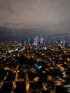 40th Floor Residence with Panoramic Views