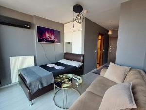 40th Floor Residence with Panoramic Views