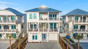 Beach Views-Private Pool-Central PCB